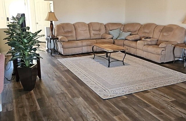 Cozy home in beautiful Prescott, Az. Minutes from downtown.