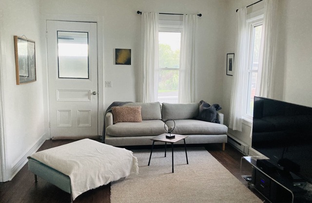 Cozy Home in Catskill Village!