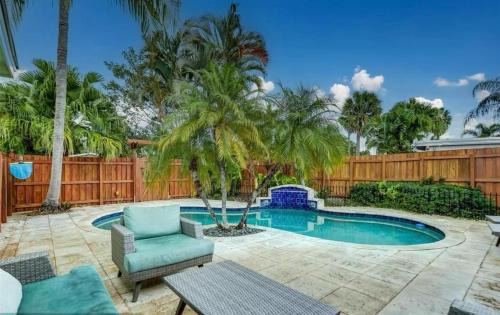 Cozy home in Ft Lauderdale with a heated pool