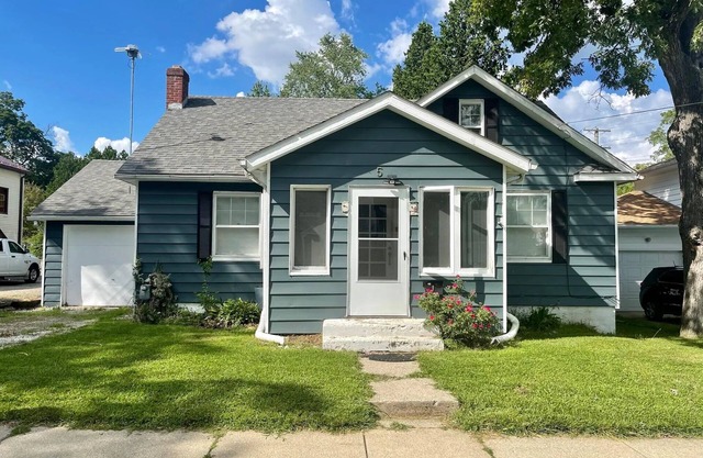 Cozy home in historic Hillsdale