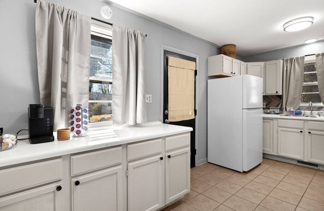 Cozy Home in Oak Ridge w/ 3BR