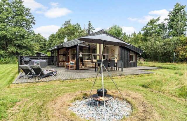 Schönes Haus in Strandby mit Sauna