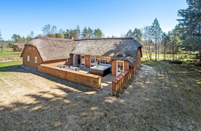 Tolles Haus in Ulfborg mit Innenpool