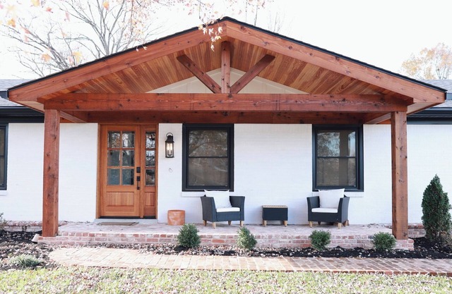 Cozy Home Near Bourbon Trail, & KY Derby, Large Covered Patio, Fenced Backyard
