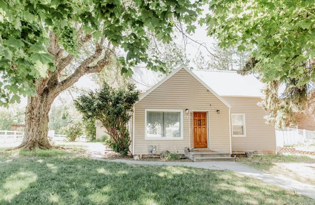 Hyrum Hideaway: 2BR, Lake Fun & Paddleboards!