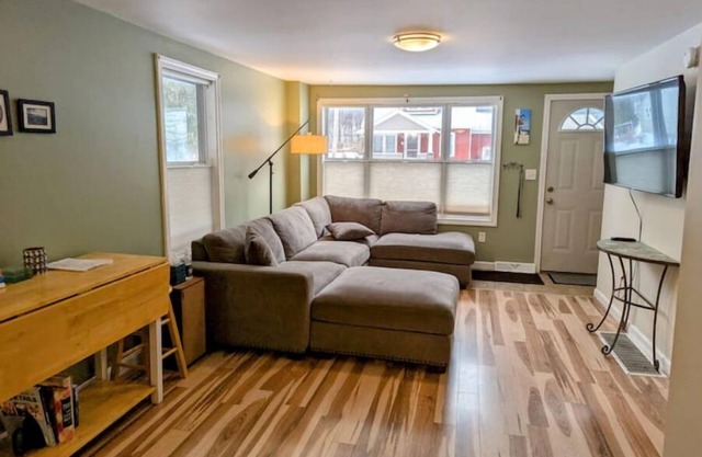 Cozy Home near Burlington