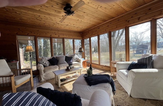 Cozy Home on Fox River w/ Outdoor Living - 19 min to EAA, 50 min to Lambeau