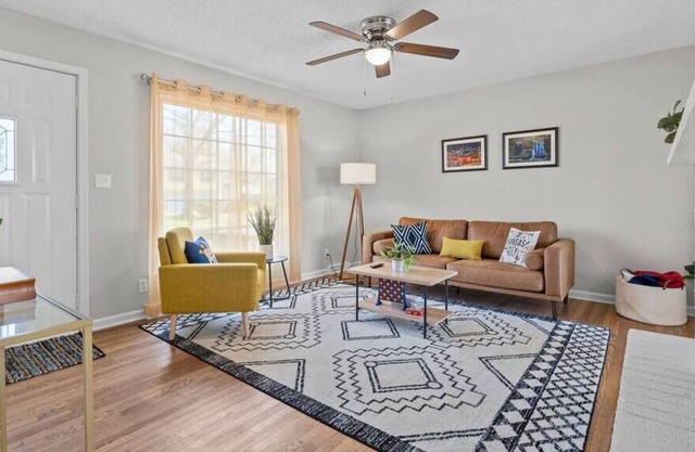 Cozy Home Quiet Mins from KC Attractions