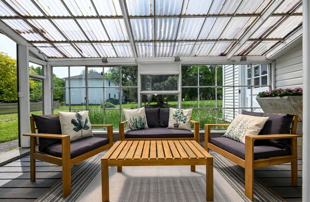 Cozy home, w/chef's kitchen, pet friendly near Cuyahoga National Park
