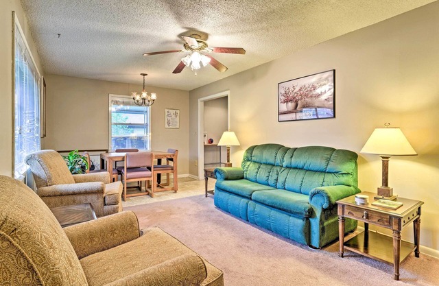 Cozy Home w/ Grill: Walkable Oxford Location