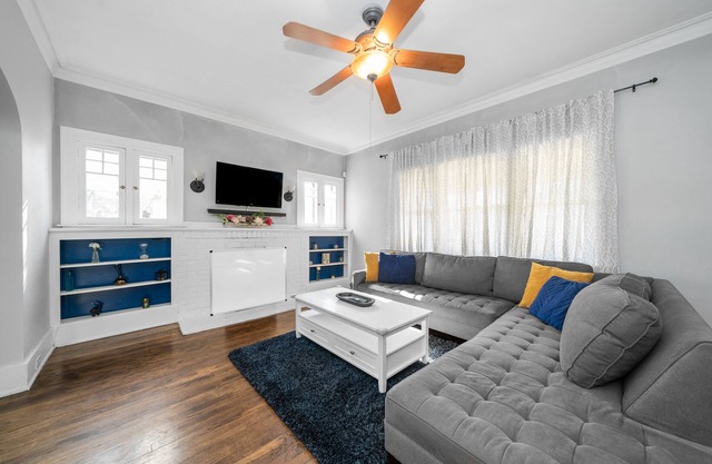Cozy Home Walkable to Everything GR Has to Offer!