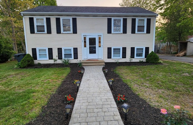 Cozy home, walking distance to Hamblin Pond Beach