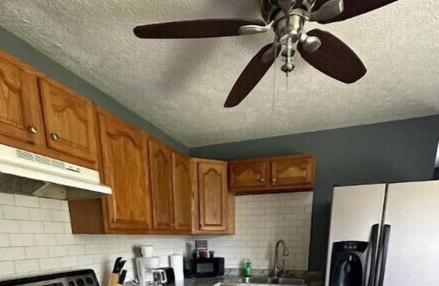 Cozy home with a central location! 5 mile-12 minutes to Purdue