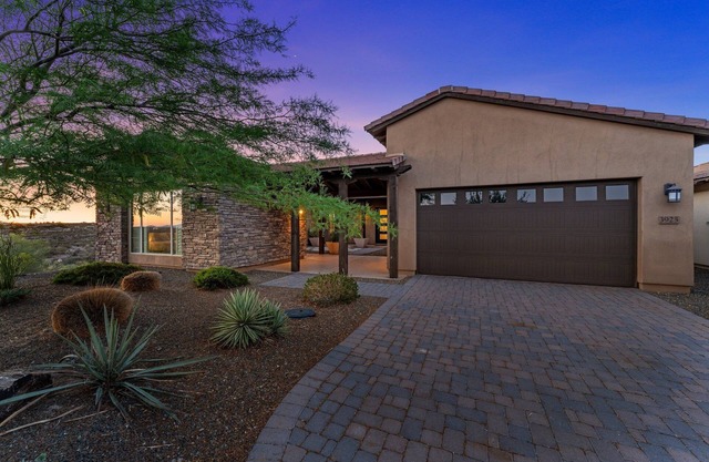 Cozy home with beautiful sunset view in charming Wickenburg golf community