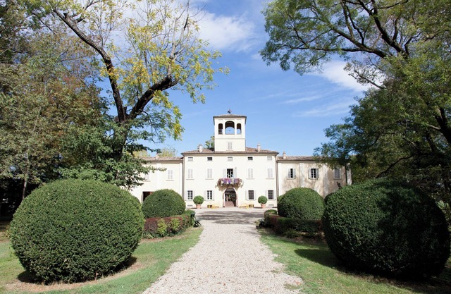 Cozy house, in a villa nestled in the Parma countryside.