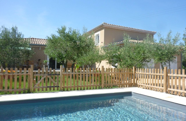 Gemütliches Haus in einer ruhigen Gegend, 4 km vom Schwimmbad UZES - 6 p