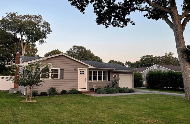 Cozy House less than two miles from Ocean Beaches