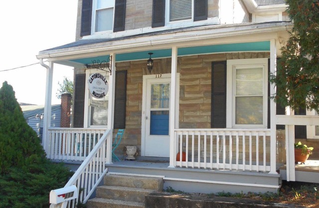 Cozy house on quiet street, 1 block from downtown Catonsville.