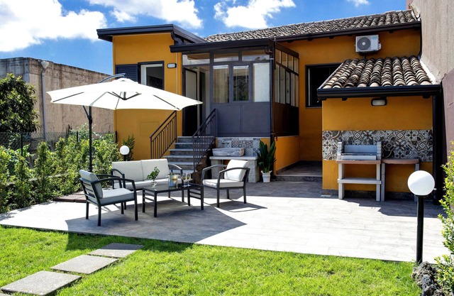 Gemütliches Haus mit Garten in der Nähe des Vulkans Etna