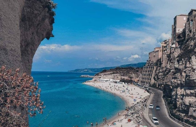 Cozy house with garden near Tropea