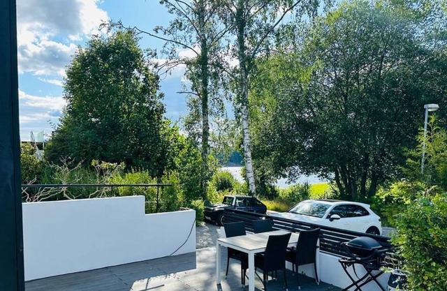 Cozy house with sea view and terrace just 20 minutes from Stockholm City center