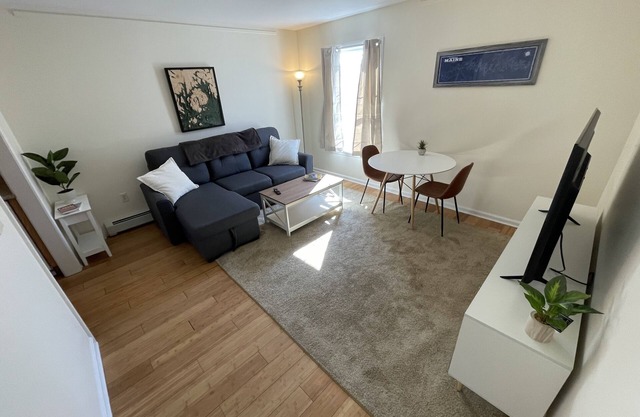 Cozy in-town Bar Harbor apt!
