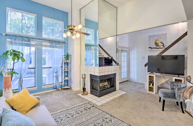 Cozy Irving Condo 15 Mi to Downtown Dallas!