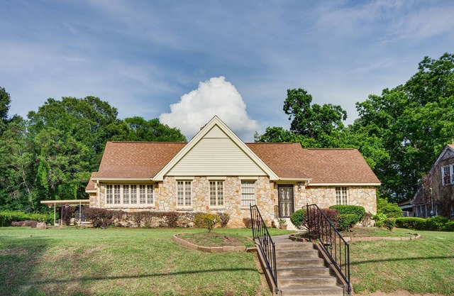 Cozy Jackson Vacation Rental < 1 Mi to University