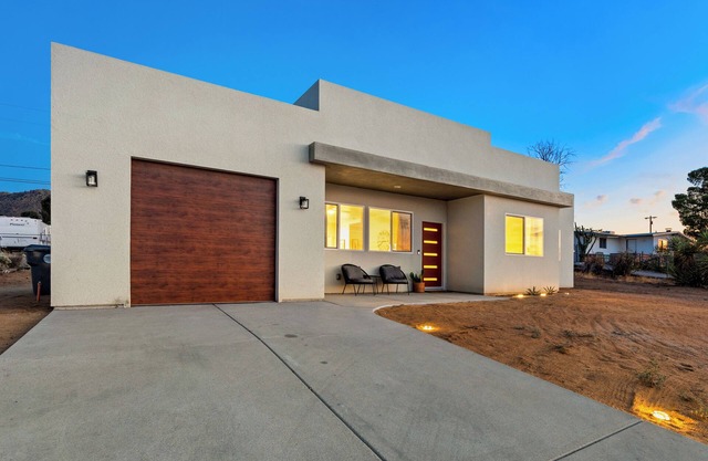 COZY JOSHUA TREE HOME- 9 min to the park! with Hot Tub