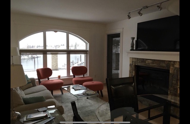 Cozy Kaslo Condo