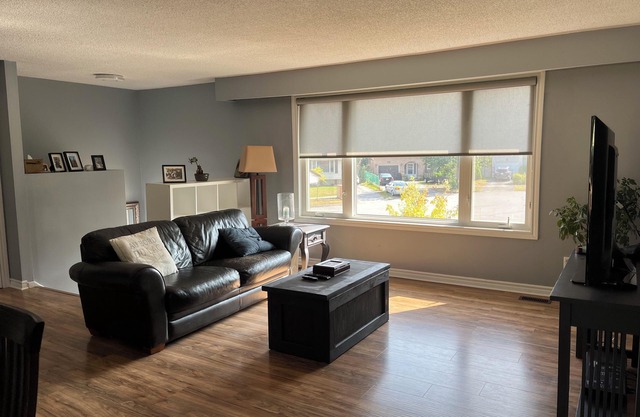 Cozy king bedroom suite north Barrie