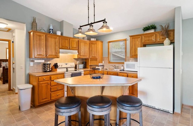 Cozy Lake Alice Cottage Next to Trails & WI River! Pet Friendly!