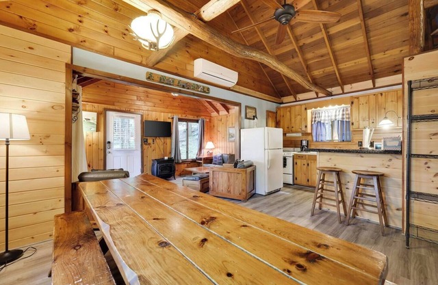 Cozy Lake Cabin #3 w/boatdock