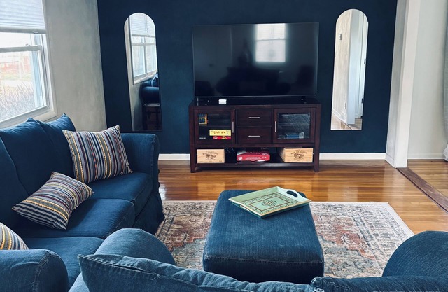 Cozy lake cottage with table games