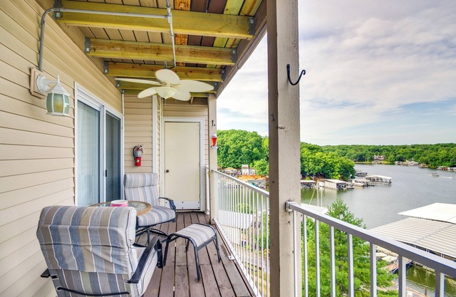 Cozy Lake Ozark Condo Rental w/ Grill, Pool Access