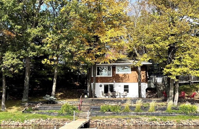 Cozy Lakefront Cabin w/ Stunning Views & Pontoon!