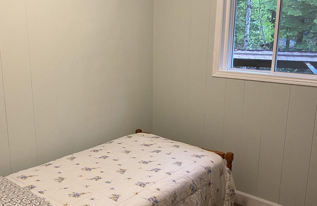 Cozy Lakefront Cottage in Haliburton, ON. A Classic Cottage With Modern Touches!