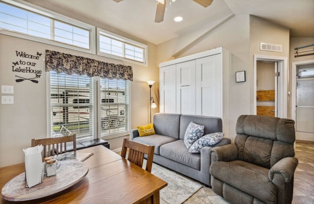 Cozy Lakefront Cottage on Richland-Chambers