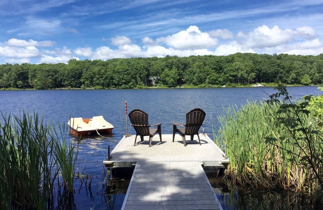 Gemütlich am See Poconos Retreat In einer privaten Gemeinschaft