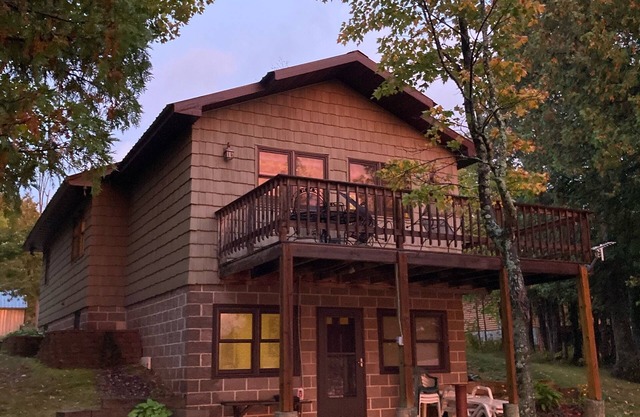 Cozy Lakefront Rental on Lake Gogebic (Sunset Side)