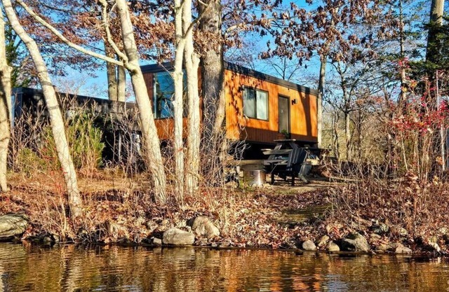 Cozy Lakefront Tiny House