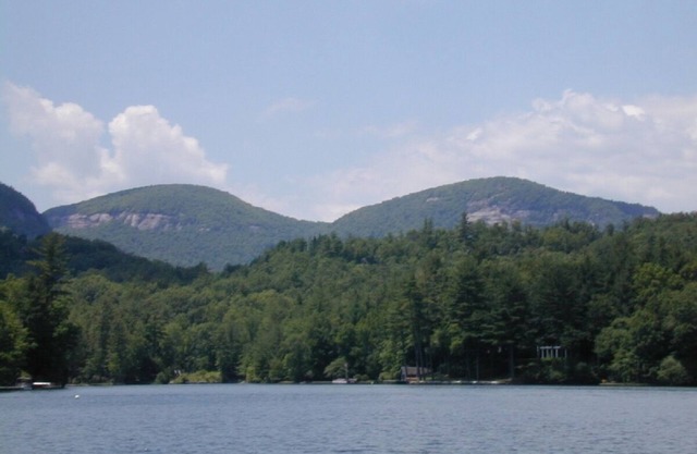 Lakefront Toxaway Home: 20 'Boot mit 130 PS INKLUSIVE - Wasserspielzeug ist optional