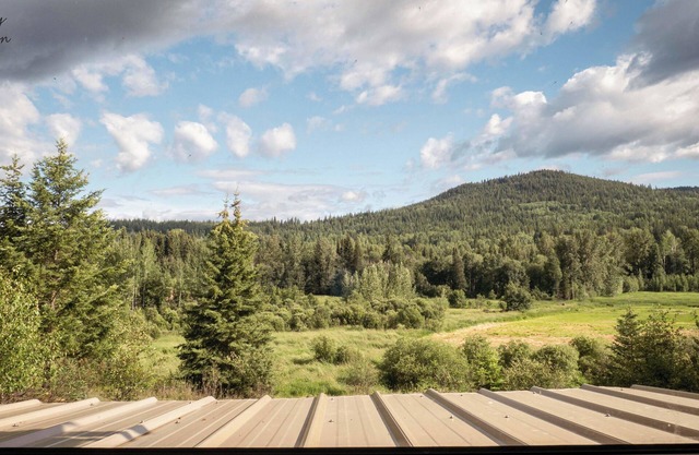 Cozy Lakeside Cabin | Hiking, Fishing & Waterfalls | Stunning Views!
