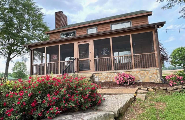 Cozy Lakeside Cabin w/Private Doc, Pool, & Screened In Porch!