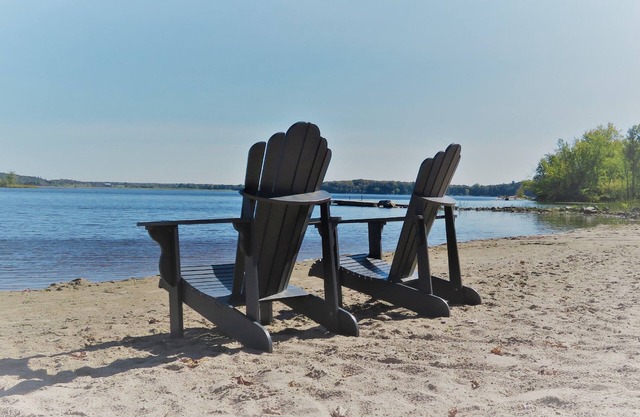Cozy Lakeside Cottages, Boat, Kayak&SUP Rentals, and Pet-Friendly Accommodations
