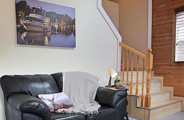 Cozy Lakeside Getaway, Sleeps 8, Only 15 Minutes from Downtown Halifax