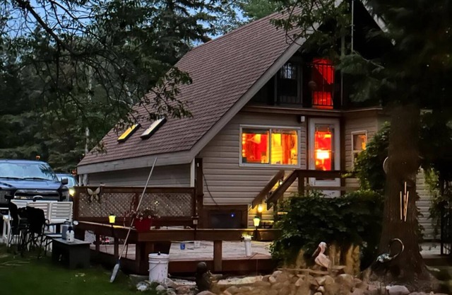 Cozy Lakeview Cottage in Island Beach