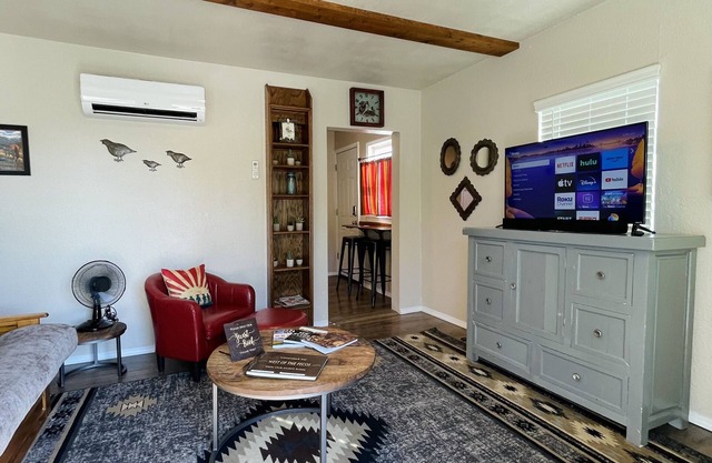 Cozy little home "West of the Pecos".