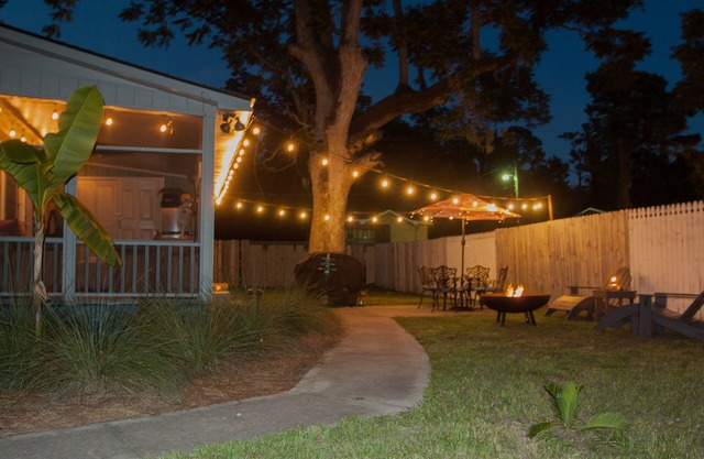 Cozy Little Shanty in the Heart of Coastal Living - 5 min to beach!