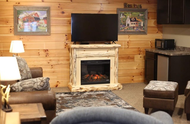 Gemütliche Kamin-Suite in Ohios Amish Country